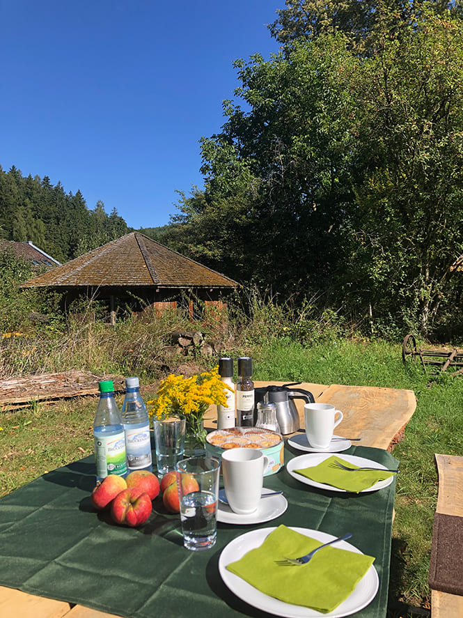 Picknick im Grünen vor der Ferienwohnung