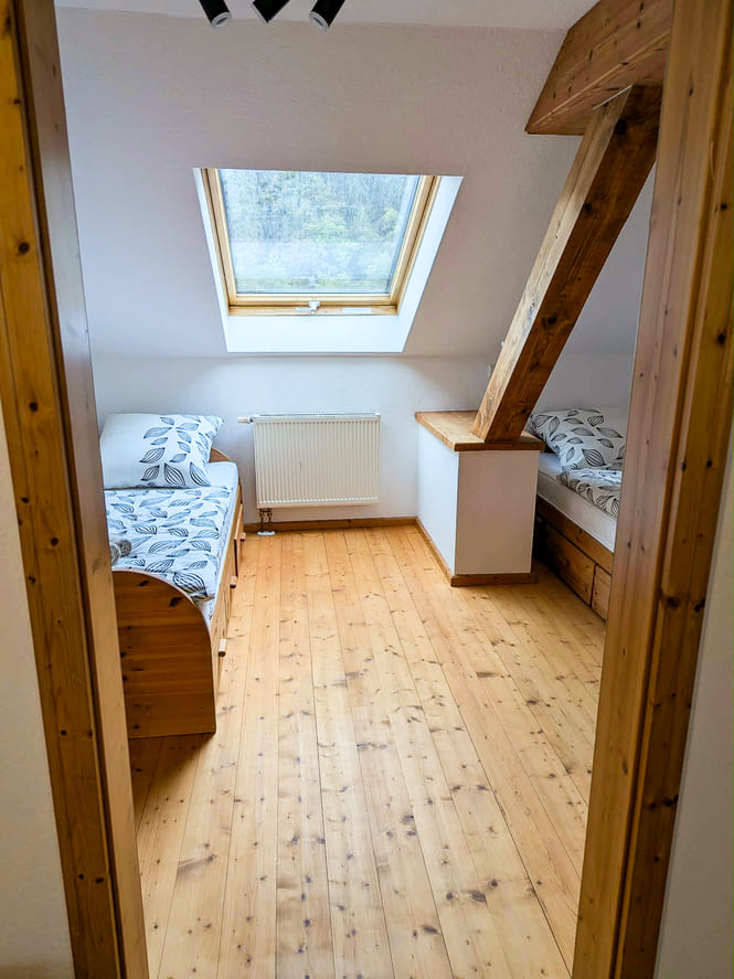 Einzelbetten im Dachgeschoss der Ferienwohnung
